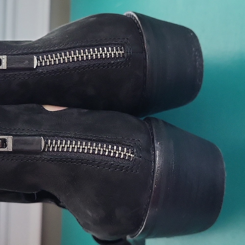 LAST CHANCE: Eileen Fisher Leather Vanda Cutout Ankle Bootie - Black -9 - Picture 5 of 7